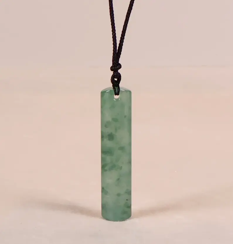 綠玉長方形柱吊墜項鍊 Green Jade Rectangular Rod Pendant Necklace